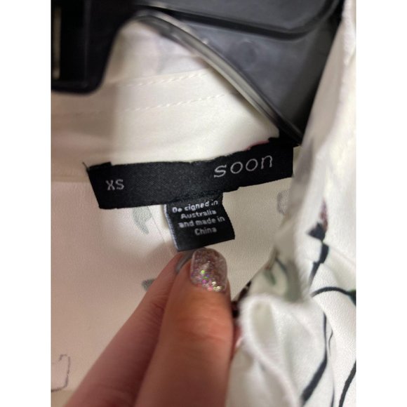 Soon Maternity White Floral Flowy High Neck Long Sleeve Top size XS - Picture 3 of 3